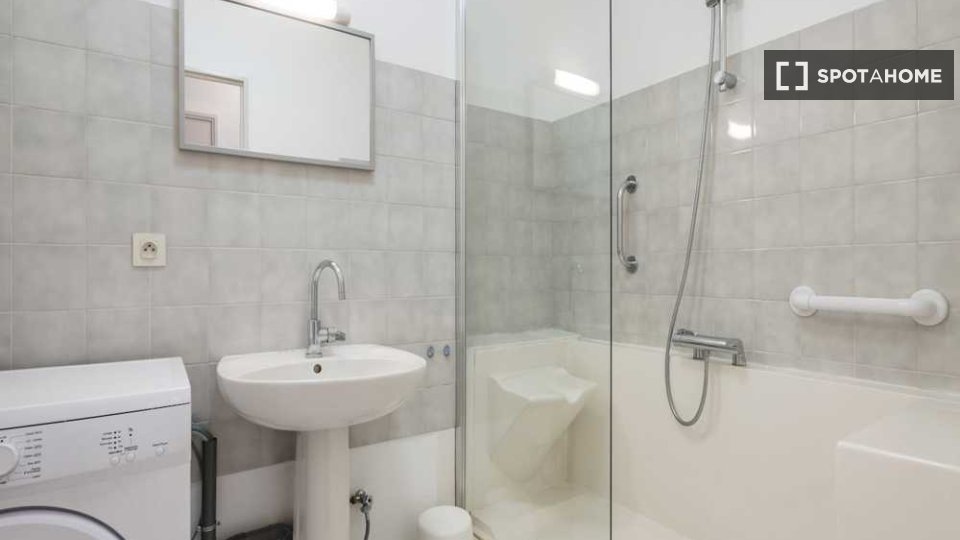 Double room Lyon, 4 beds, 90m² — photo 9