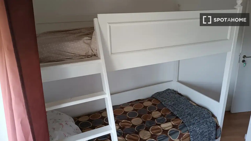 Double room Lisbon, 5 beds, 90m² — photo 4