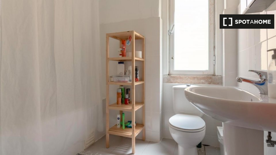 Double room Lisbon, 7 beds — photo 11