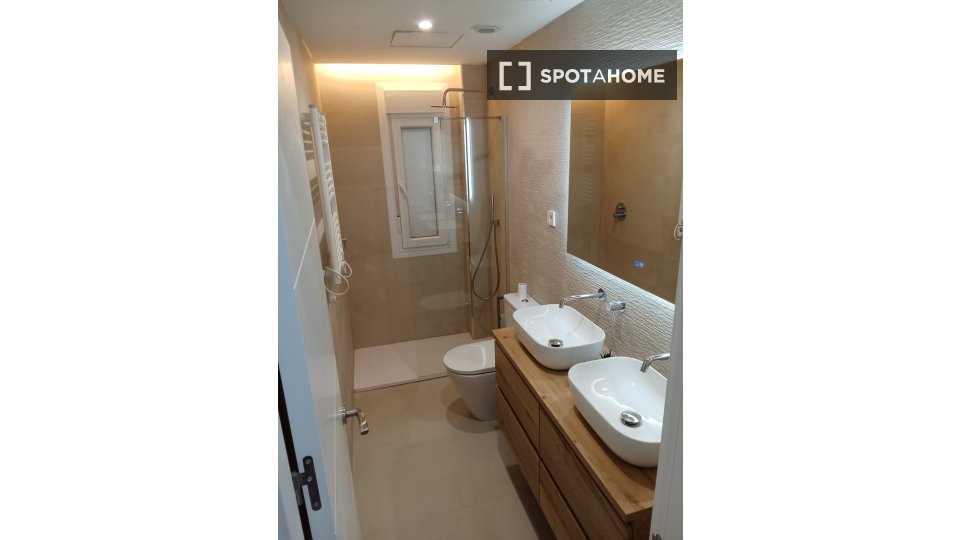Double room Madrid, 7 beds — photo 4