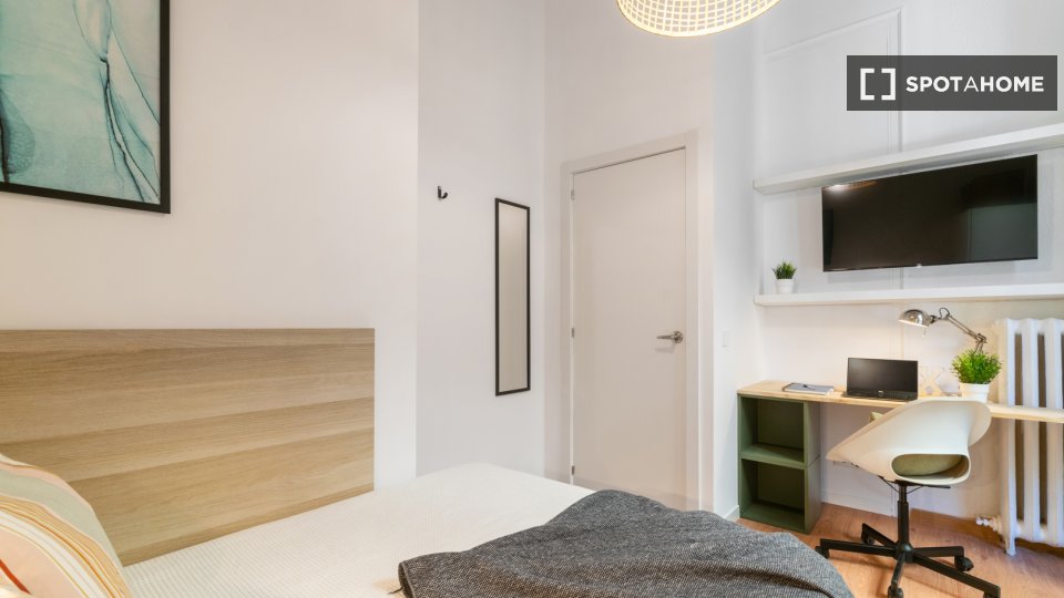 Double room Barcelona, 9 beds, 285m² — photo 12