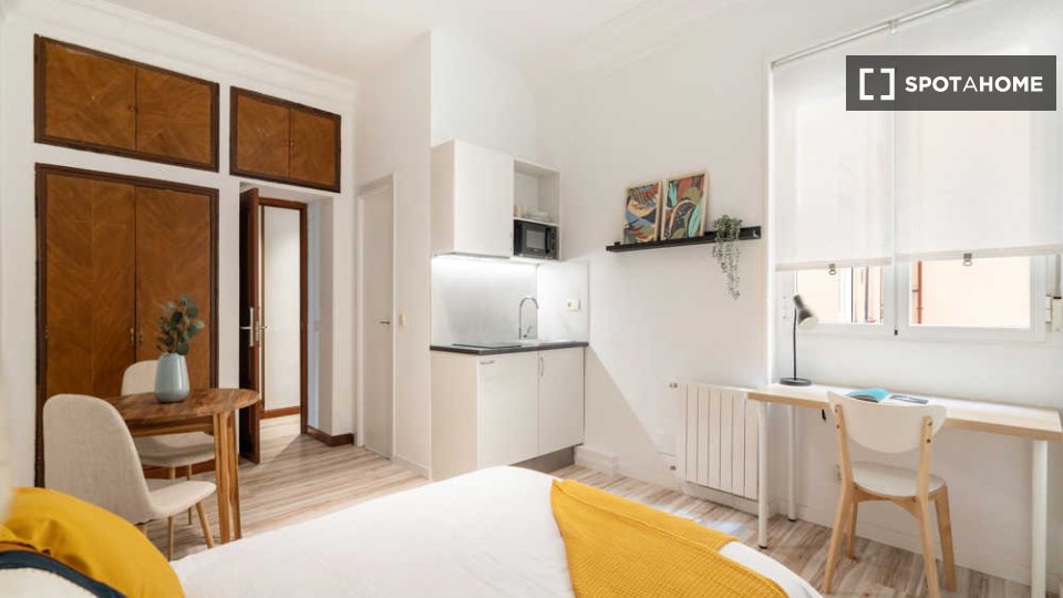 Double room Madrid, 4 beds — photo 24