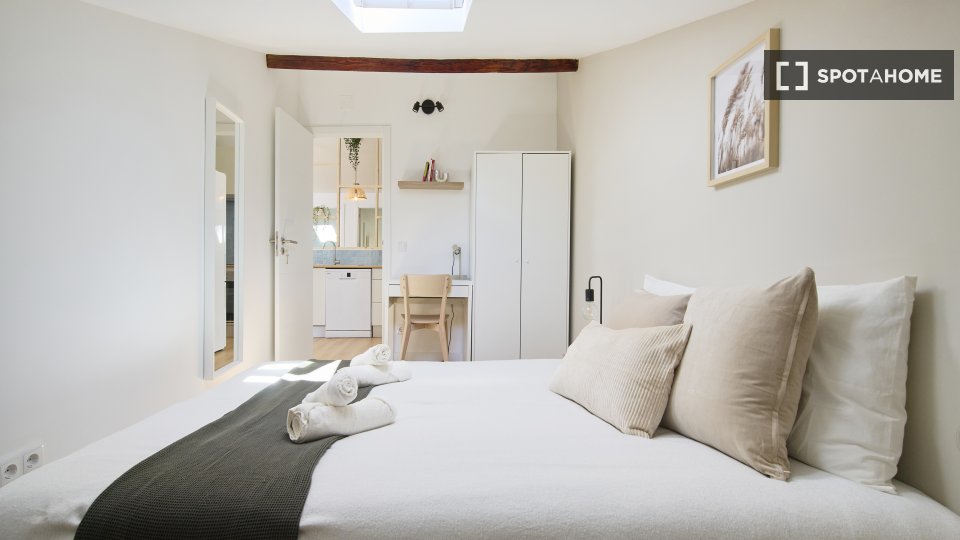Double room Lisbon, 9 beds — photo 18