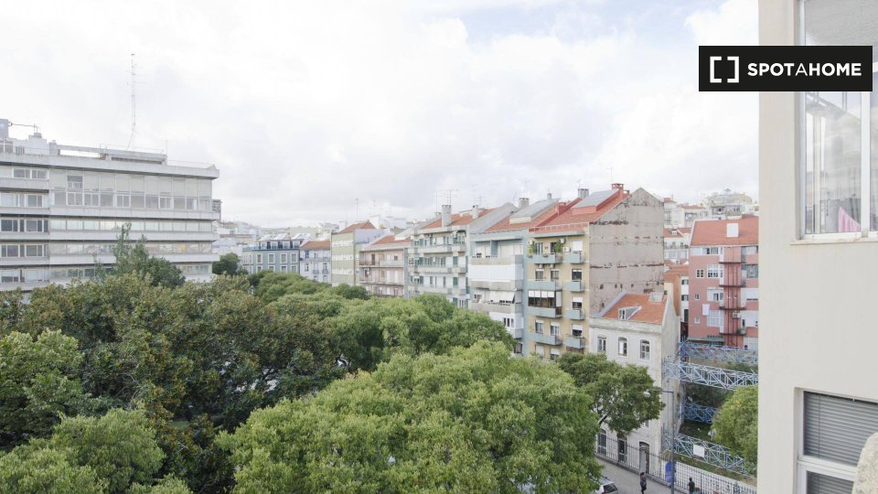 Double room Lisbon, 4 beds — photo 36