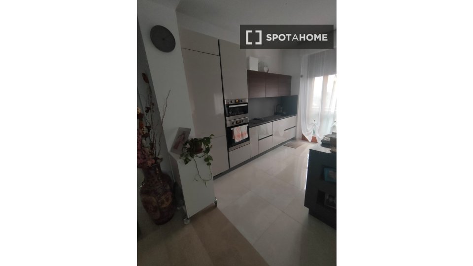 Double room Milan, 2 beds — photo 9