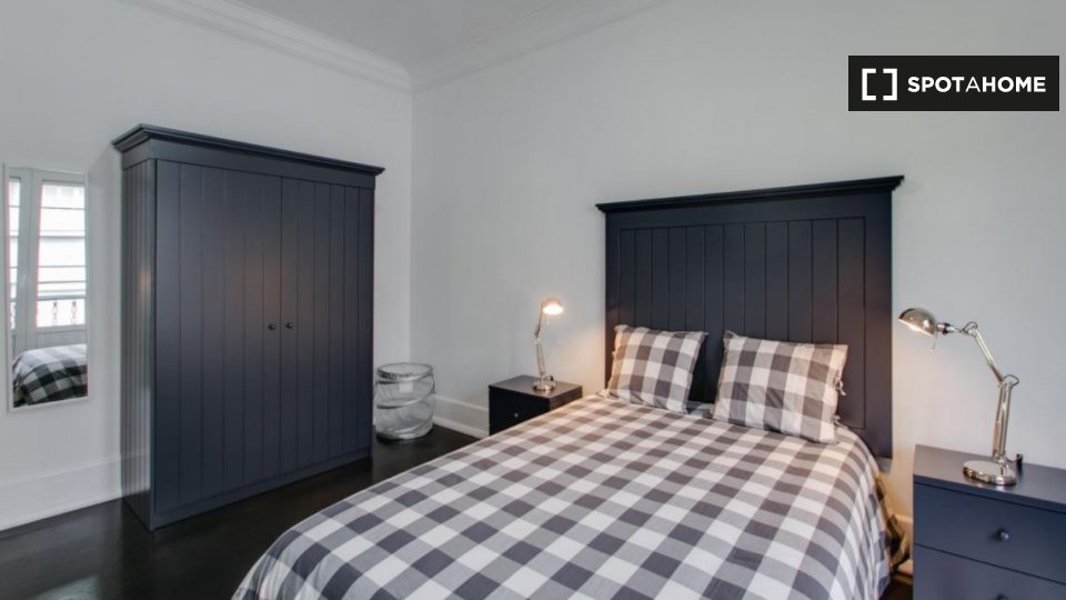 Double room Lisbon, 6 beds, 210m² — photo 1