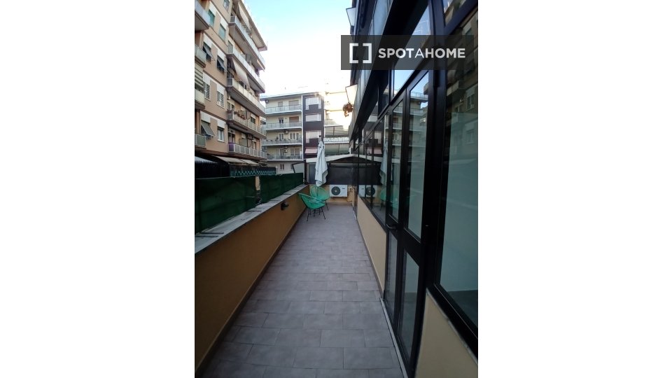 Double room Rome, 3 beds, 75m² — photo 44