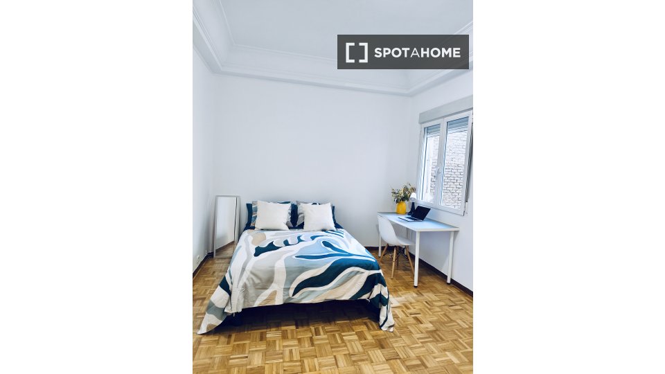 Double room Madrid, 7 beds, 132m² — photo 10