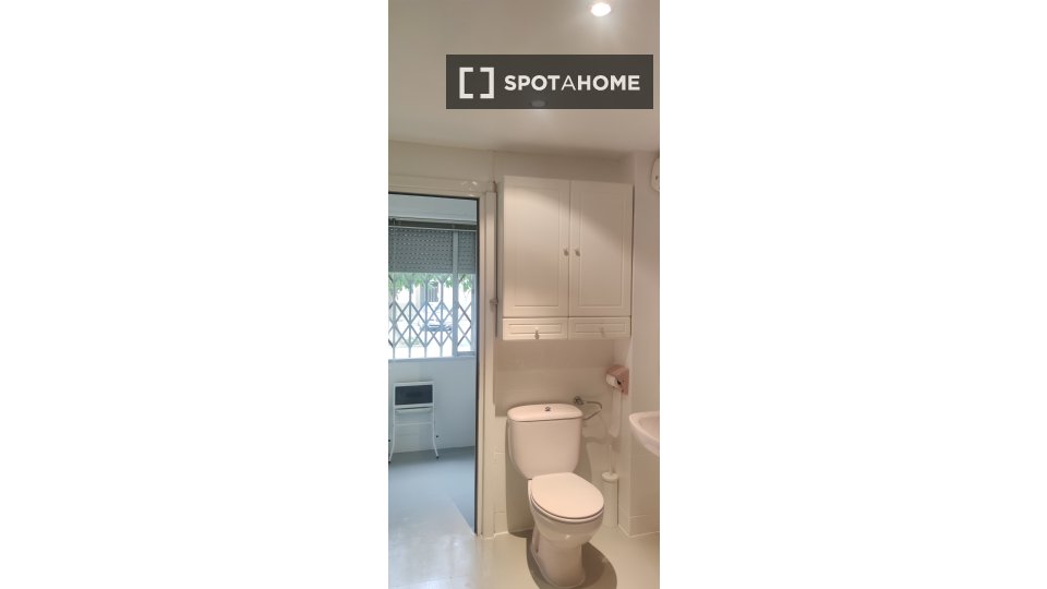 Double room Zaragoza, 2 beds — photo 19
