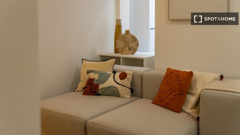 Apartment Lisbon, 1 bed — photo 1
