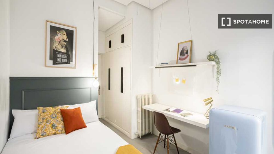 Double room Madrid, 68 beds, 2620m² — photo 22