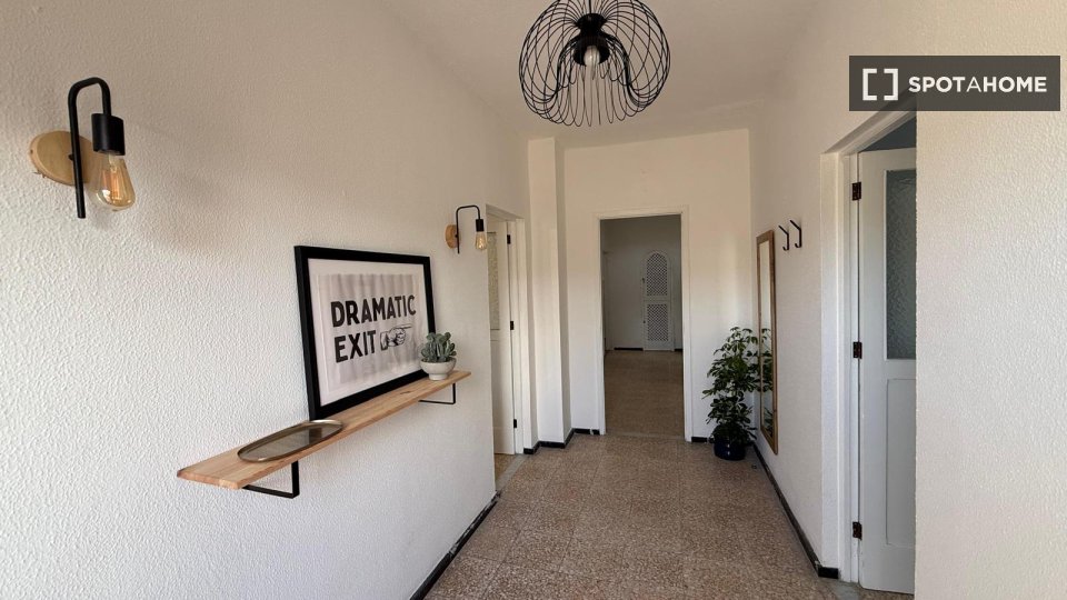 Double room Santa_Cruz_De_Tenerife, 1 bed, 100m² — photo 4