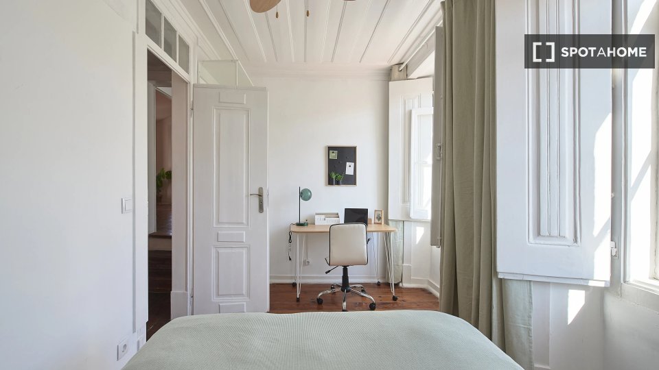 Double room Lisbon, 13 beds — photo 13