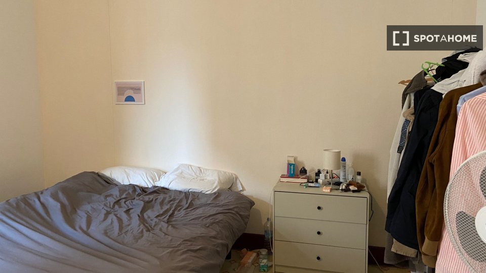 Double room Barcelona, 9 beds — photo 17