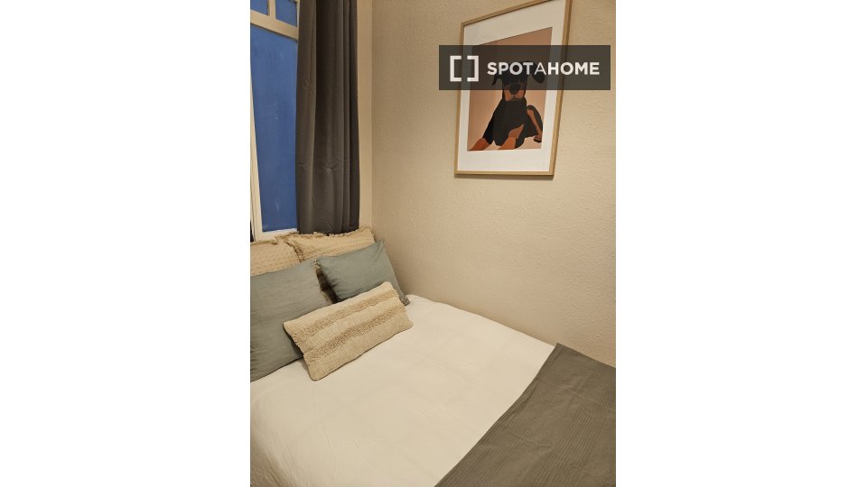 Double room Barcelona, 5 beds, 130m² — photo 16