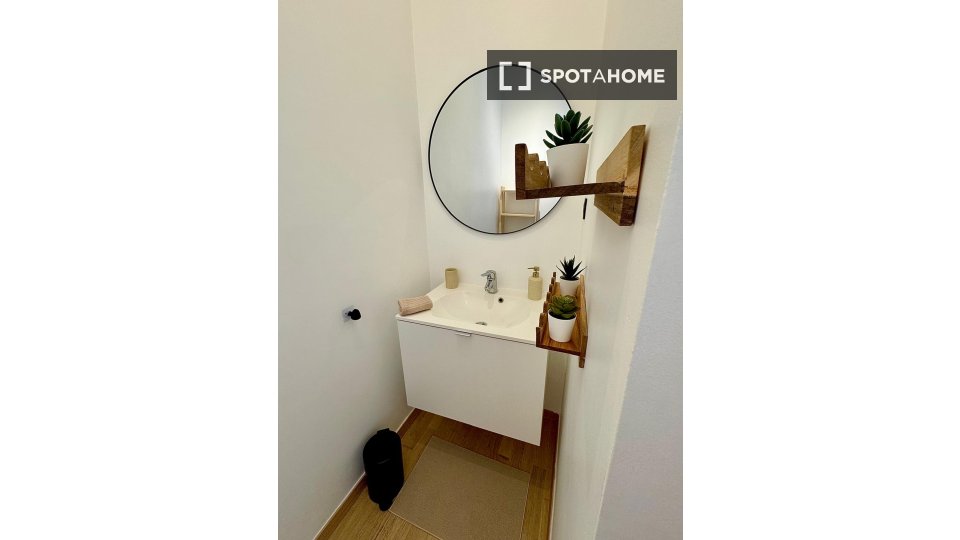Apartment Liege, 1 bed, 43m² — photo 2