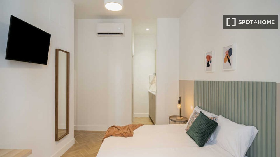 Double room Madrid, 16 beds — photo 52
