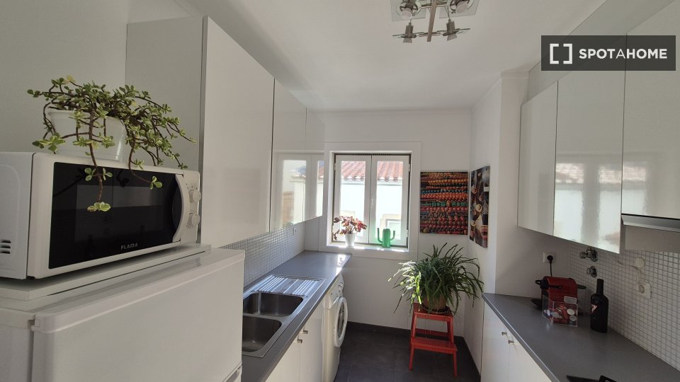 Apartment mono Lisbon, 61m² — photo 13
