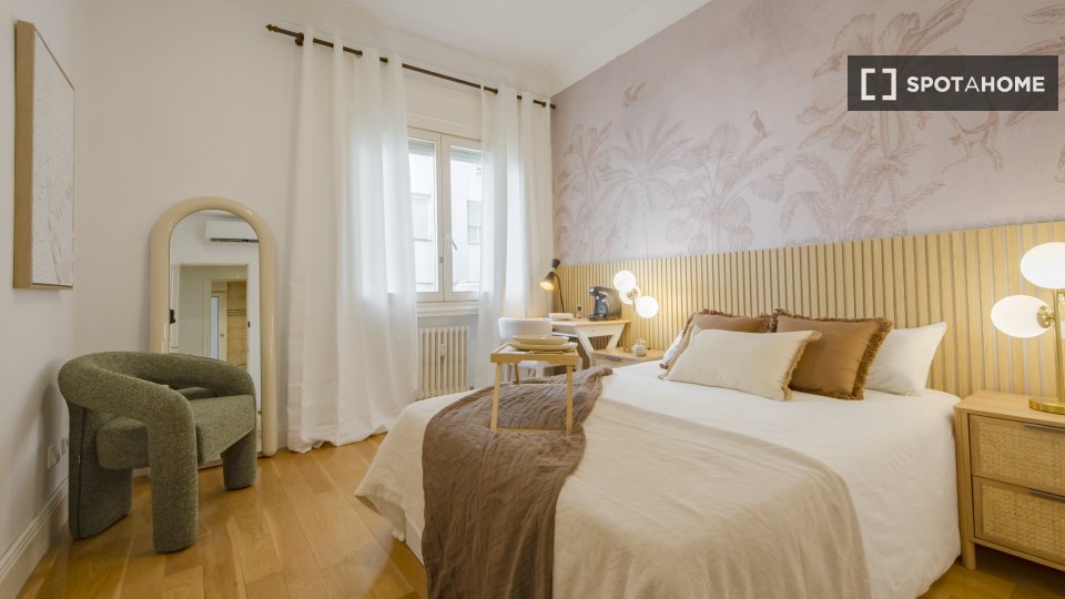 Double room Madrid, 13 beds, 266m² — photo 11
