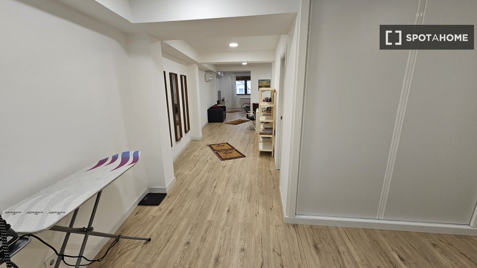 Double room Madrid, 2 beds, 117m² — photo 12