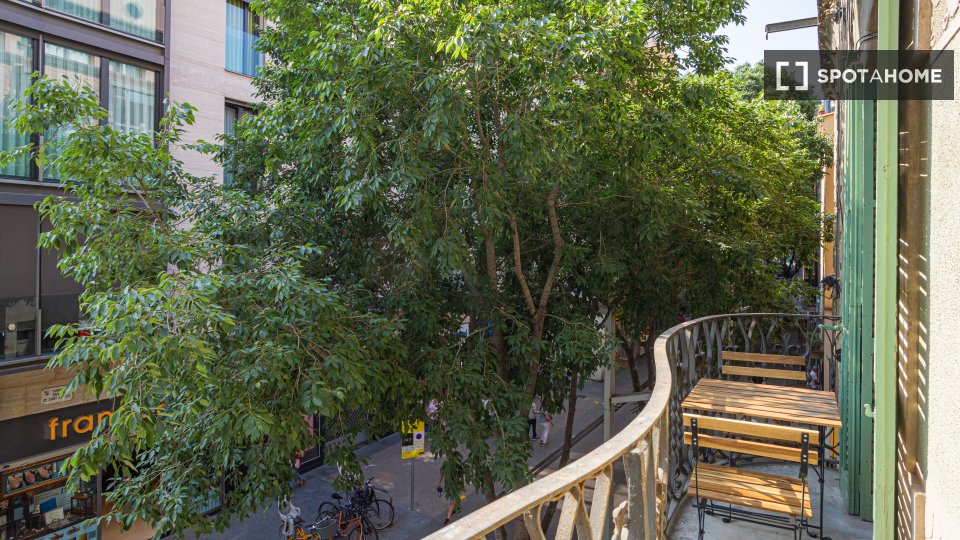 Double room Barcelona, 4 beds, 90m² — photo 4