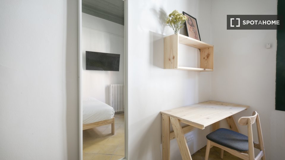 Double room Barcelona, 14 beds — photo 9