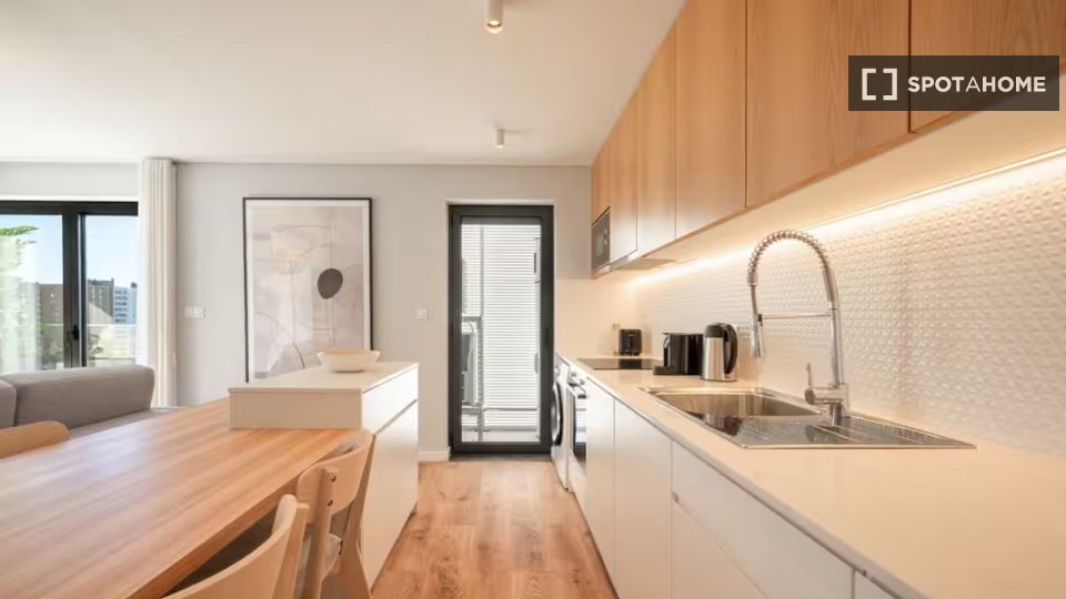 Apartment Lisbon, 2 beds — photo 8