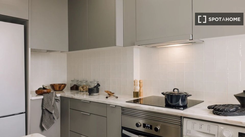 Apartment Lisbon, 2 beds — photo 9