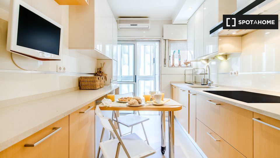 Apartment Lisbon, 3 beds — photo 8