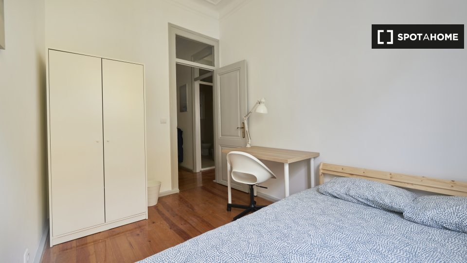Double room Lisbon, 4 beds — photo 19