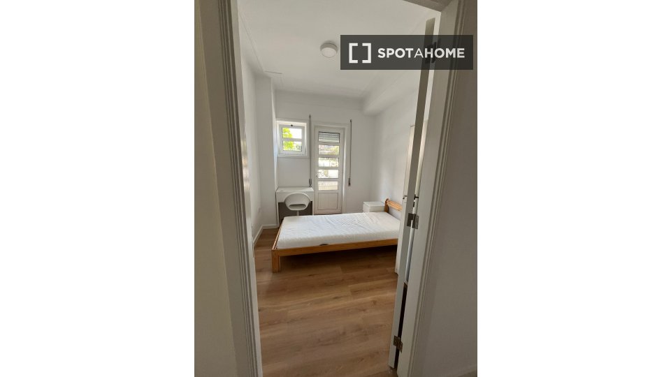 Double room Porto, 4 beds, 120m² — photo 2