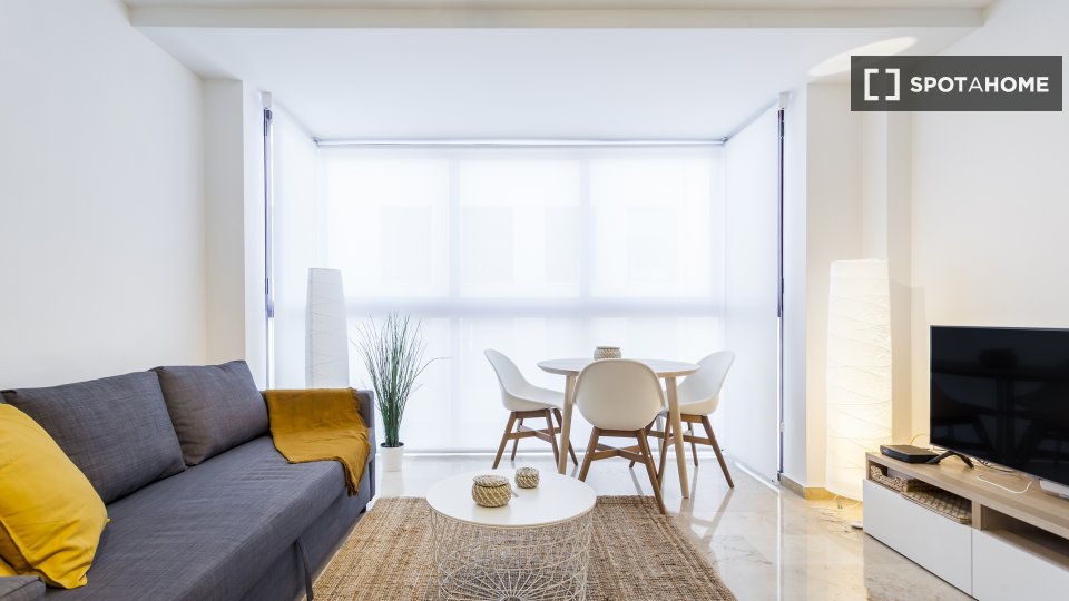 Apartment Valencia, 1 bed — photo 1