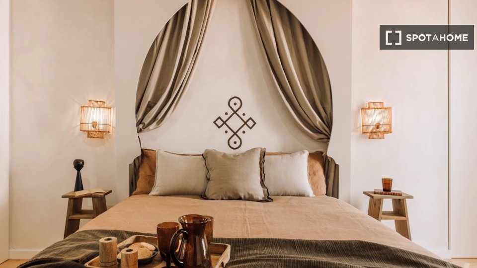 Apartment Lisbon, 2 beds, 117m² — photo 1