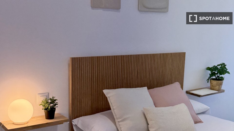 Double room Madrid, 4 beds, 140m² — photo 17