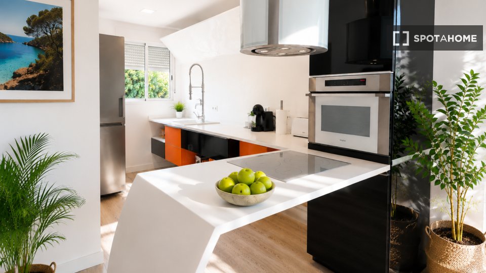 Apartment Barcelona, 4 beds, 180m² — photo 2