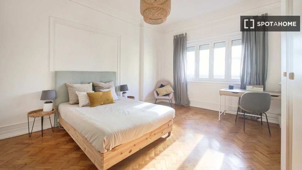 Double room Lisbon, 9 beds — photo 11