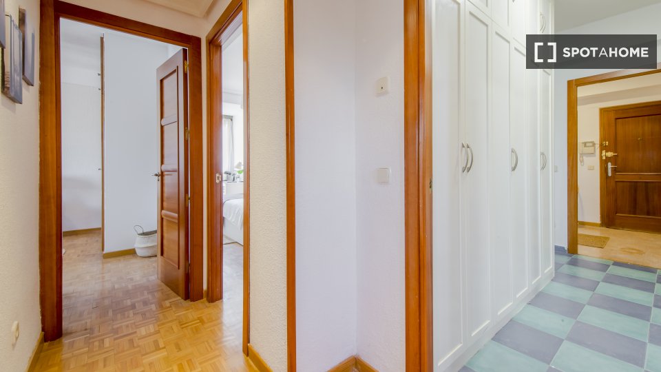 Double room Madrid, 7 beds, 149m² — photo 29
