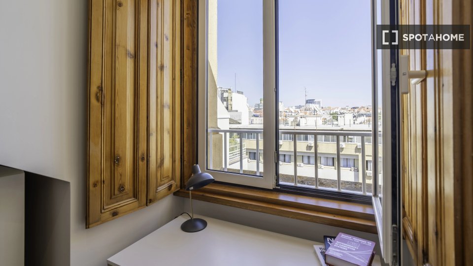 Double room Lisbon, 9 beds — photo 4