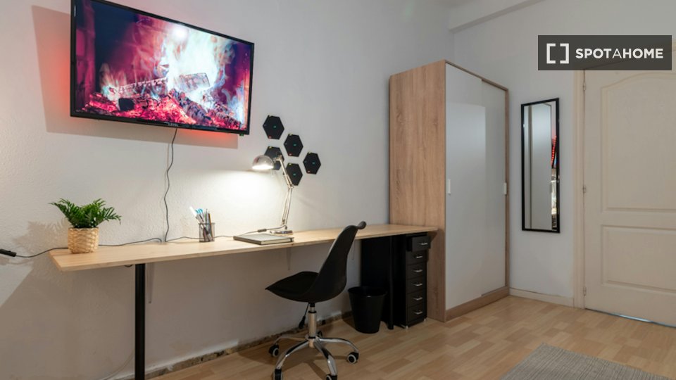 Double room Madrid, 7 beds, 160m² — photo 30