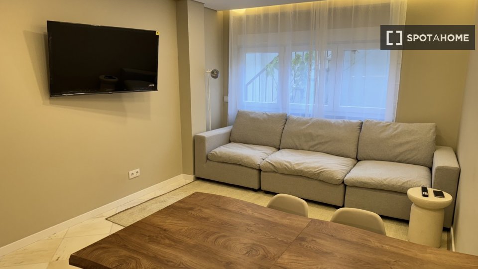 Apartment Lisbon, 3 beds, 85m² — photo 6