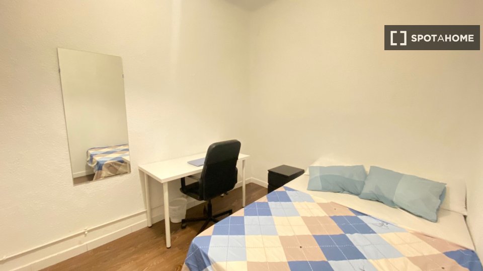 Double room Madrid, 8 beds — photo 11