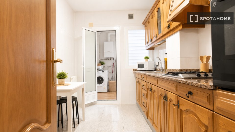 Double room Barcelona, 1 bed, 125m² — photo 5