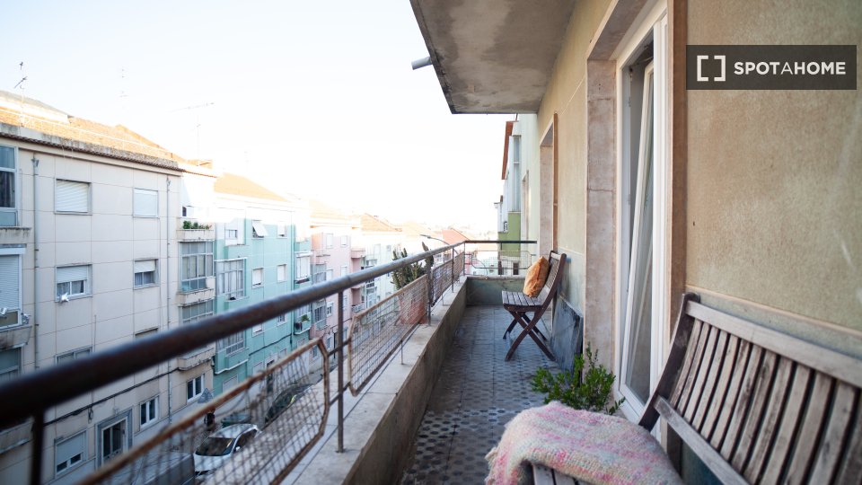 Double room Lisbon, 2 beds, 113m² — photo 1