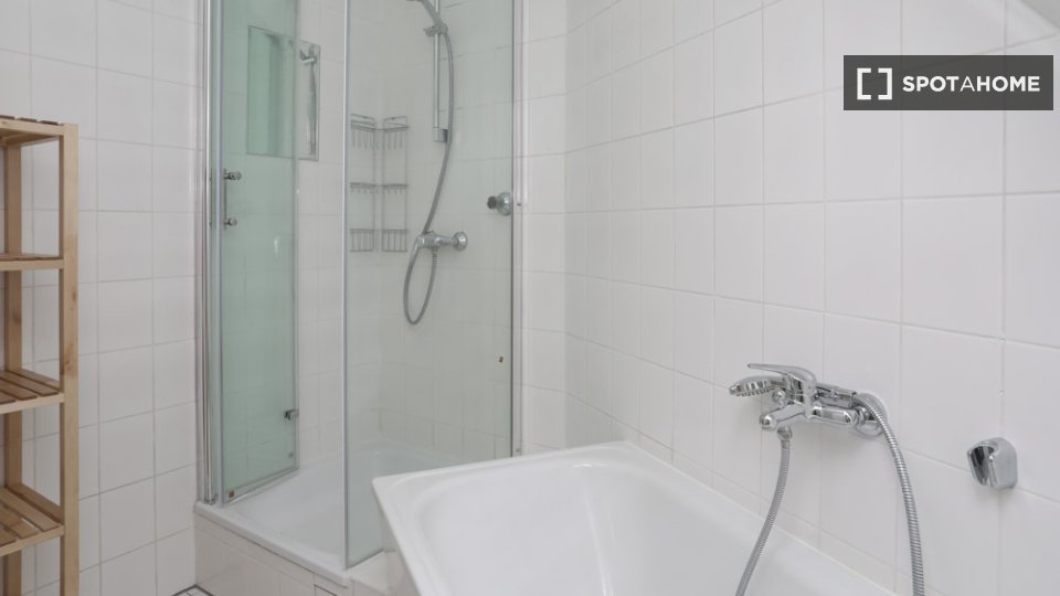Double room Berlin, 4 beds, 105m² — photo 14
