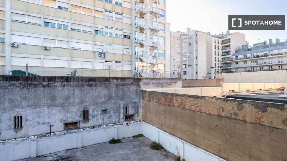 Double room Lisbon, 5 beds — photo 19