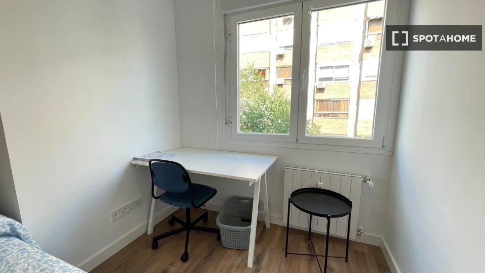 Double room Madrid, 6 beds — photo 18