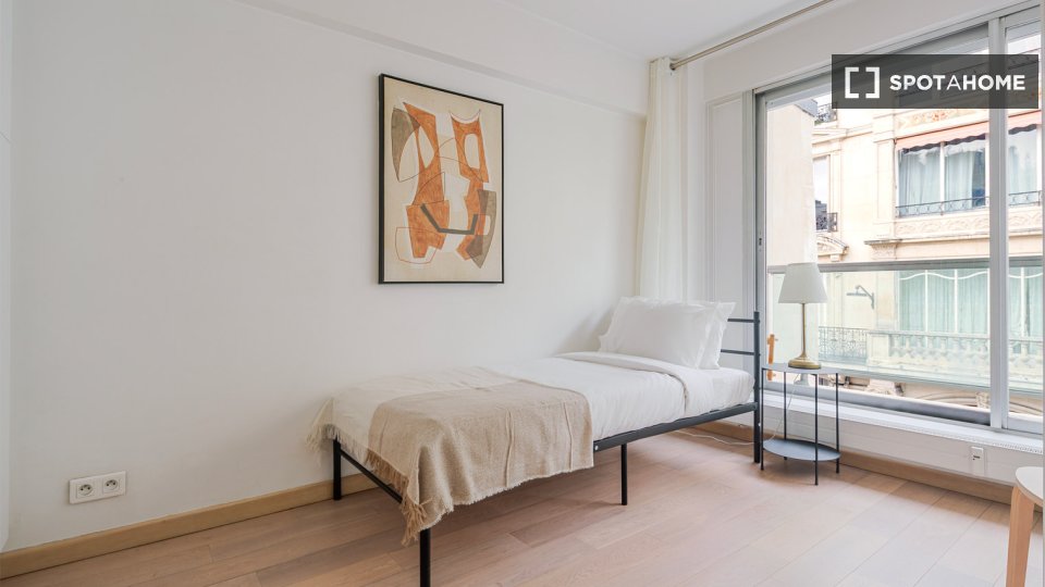 Apartment Paris, 2 beds, 61m² — photo 8