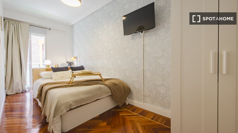 Double room Madrid, 6 beds, 117m² — photo 10