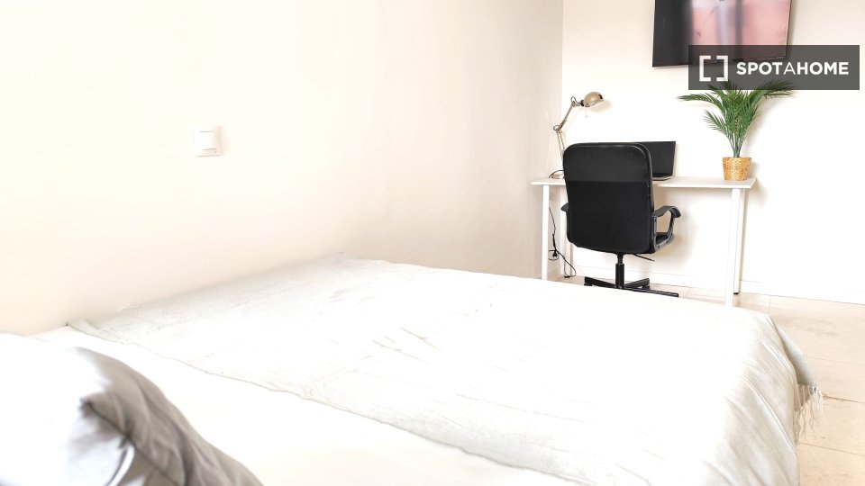 Double room Madrid, 5 beds — photo 14
