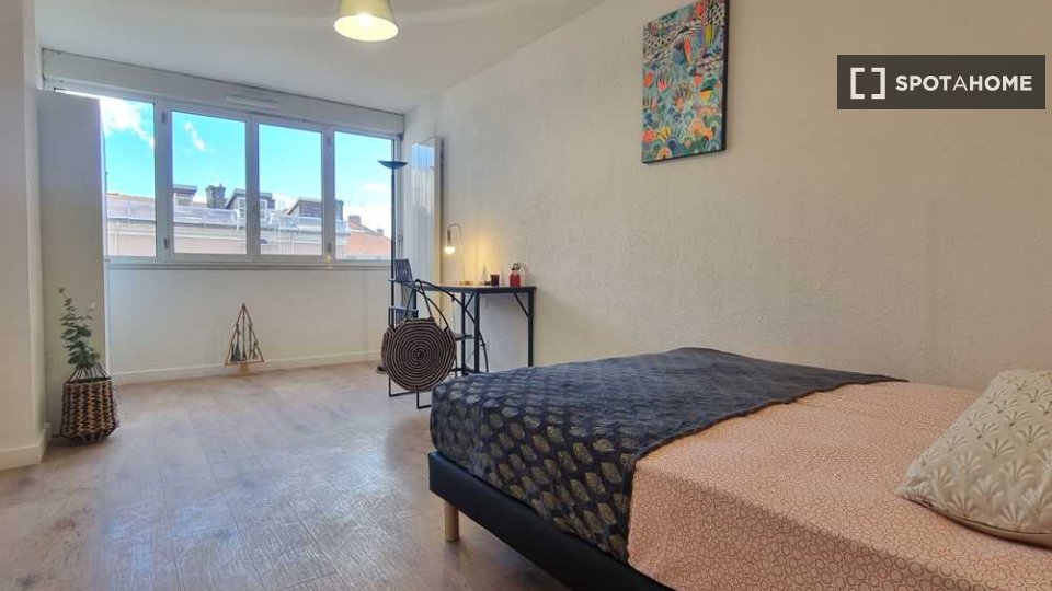 Double room Lyon, 5 beds, 120m² — photo 5